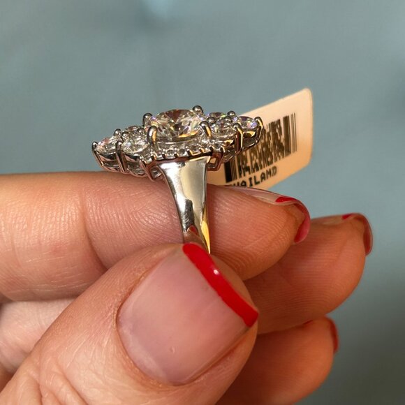 Strontium Titanate Ring - Picture 7 of 9